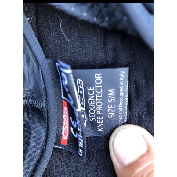 Alpinestars Sequence Elbow Protector - Picture 4 of 4